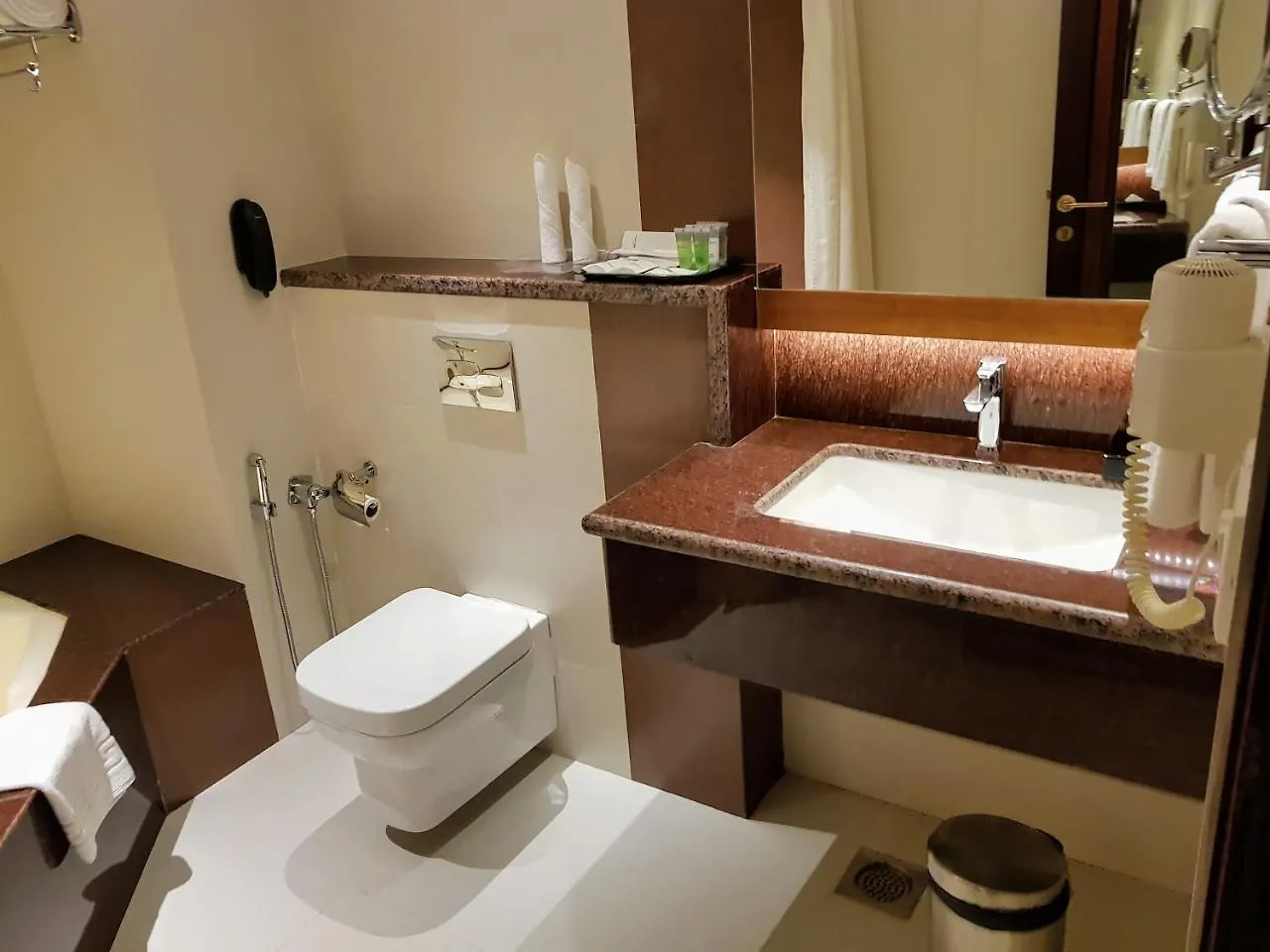 Residency Tower Hotel Thiruvananthapuram 4*,  India